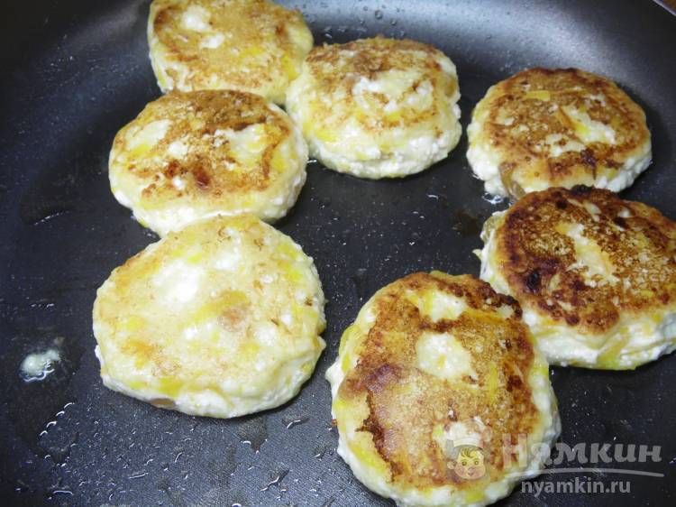 Сырники с тыквой и изюмом - фото шаг 5
