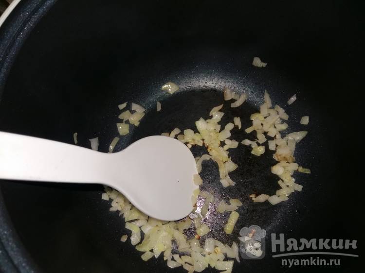 Быстрый суп из консервированной сардины в мультиварке - фото шаг 4