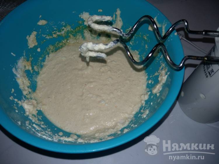 Творожник с манкой и клубникой - фото шаг 3