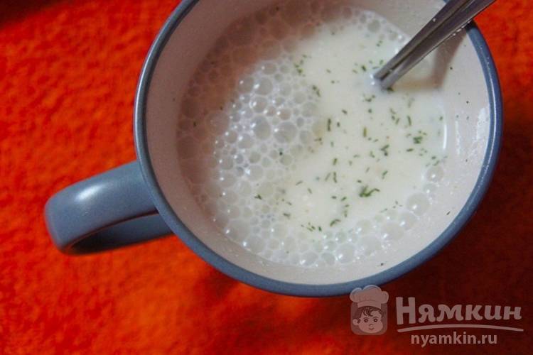 Куриные ножки тушеные в сметане с луком и морковью - фото шаг 3