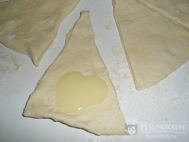 Круассаны со сгущёнкой - фото шаг 2