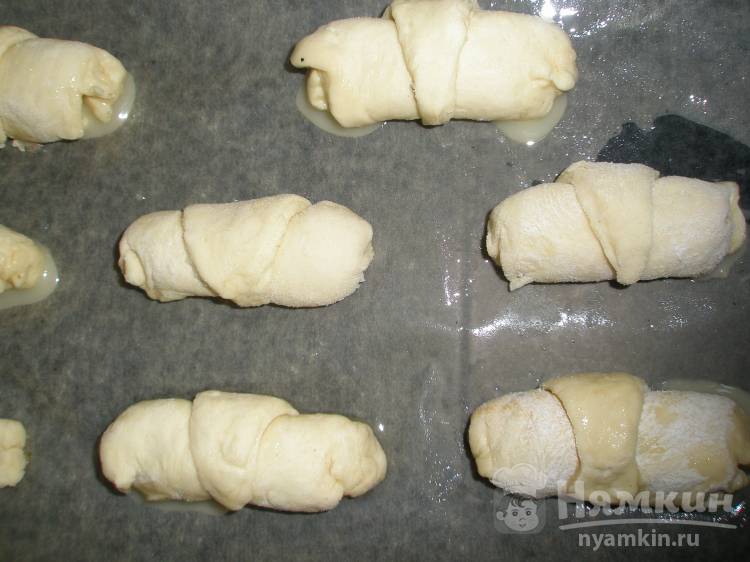 Круассаны со сгущёнкой - фото шаг 3