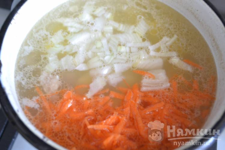 Куриный суп с сыром - фото шаг 6