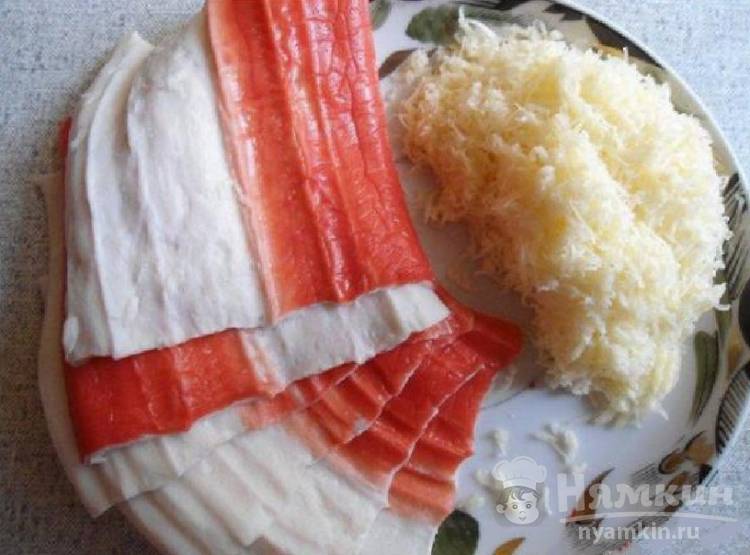 Рецепт пирога с крабовыми палочками и сыром