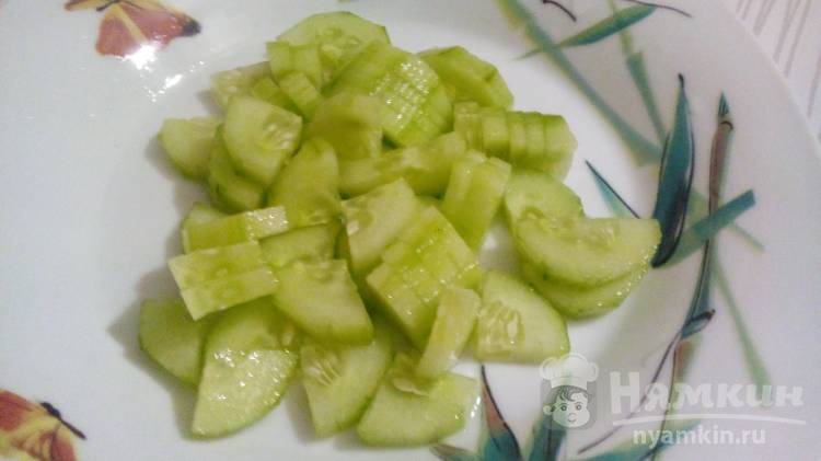 Салат из картофеля с огурцом и редисом - фото шаг 2
