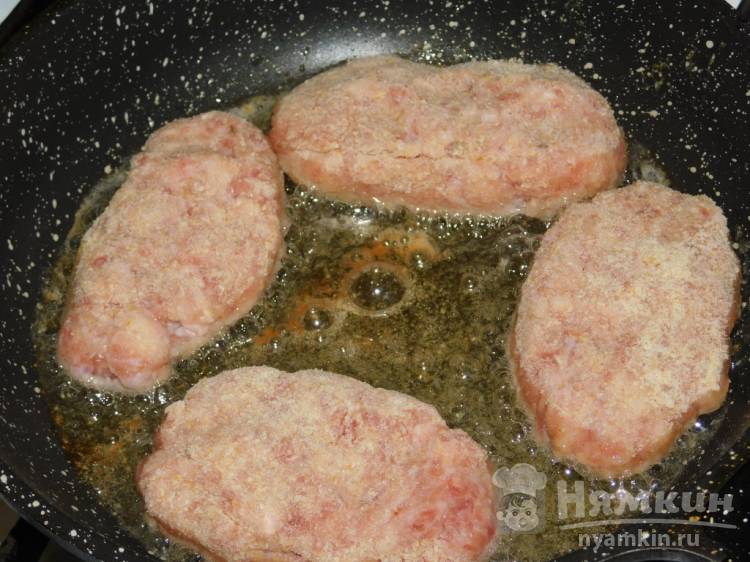 Домашние котлеты из свино-куриного фарша - фото шаг 4