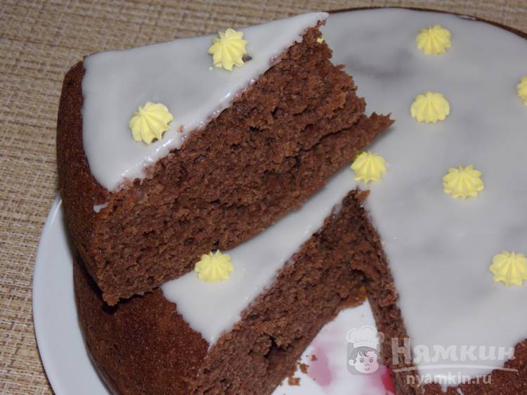 Шоколадный кекс на молоке с манкой и изюмом в мультиварке - фото шаг 7