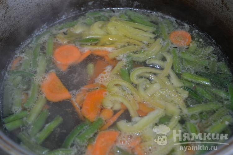 Суп со стручковой фасолью и курицей - фото шаг 7