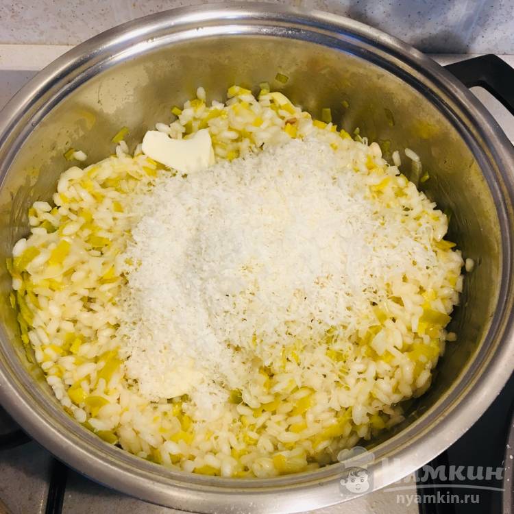 Ризотто с луком-пореем  - фото шаг 5