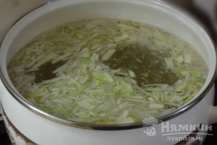 Щи из свежей и квашеной капусты - фото шаг 3