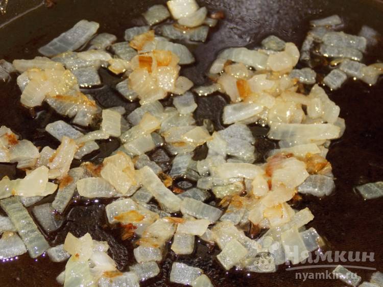 Постные макароны с луком и укропом - фото шаг 1