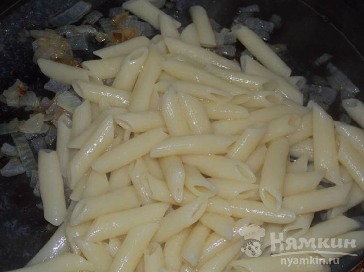 Постные макароны с луком и укропом - фото шаг 2
