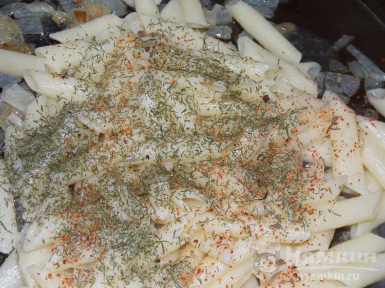 Постные макароны с луком и укропом - фото шаг 3