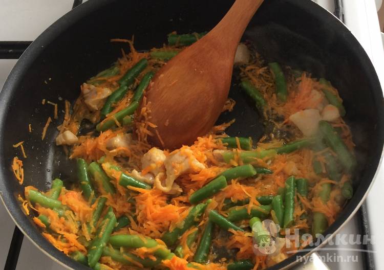 Спагетти со стручковой фасолью и курицей - фото шаг 3