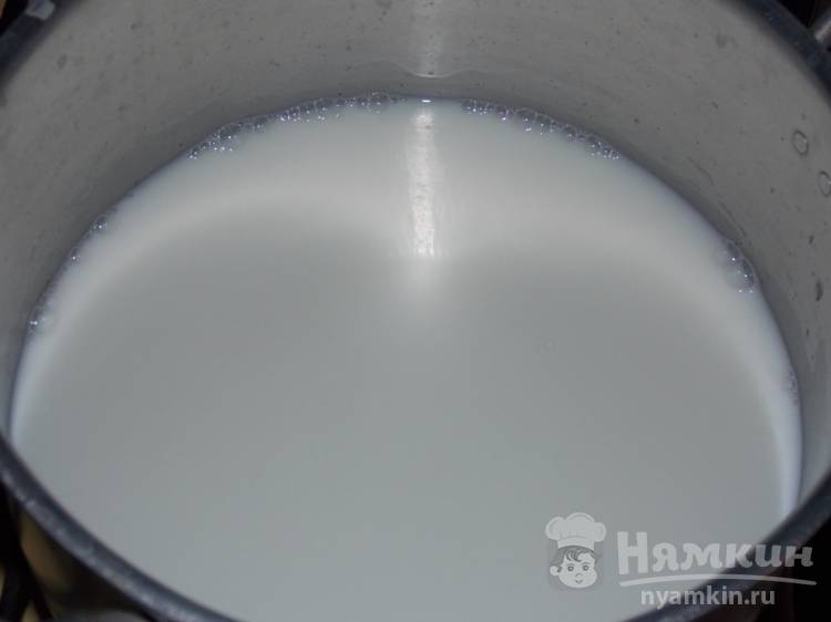 Манная каша на молоке и воде - фото шаг 1