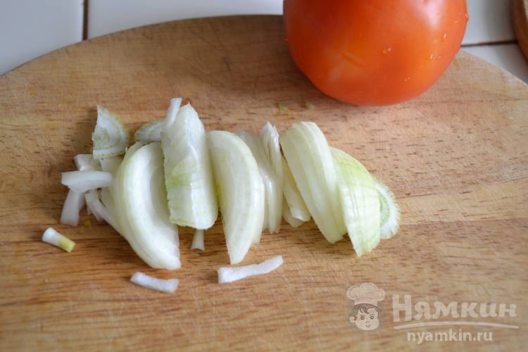 Спагетти с курицей на сковородке - фото шаг 2