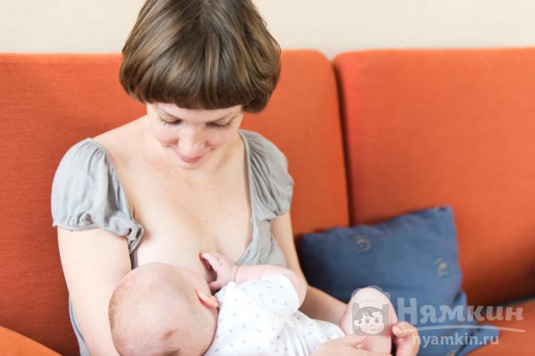 Как правильно вскармливать малыша грудью
