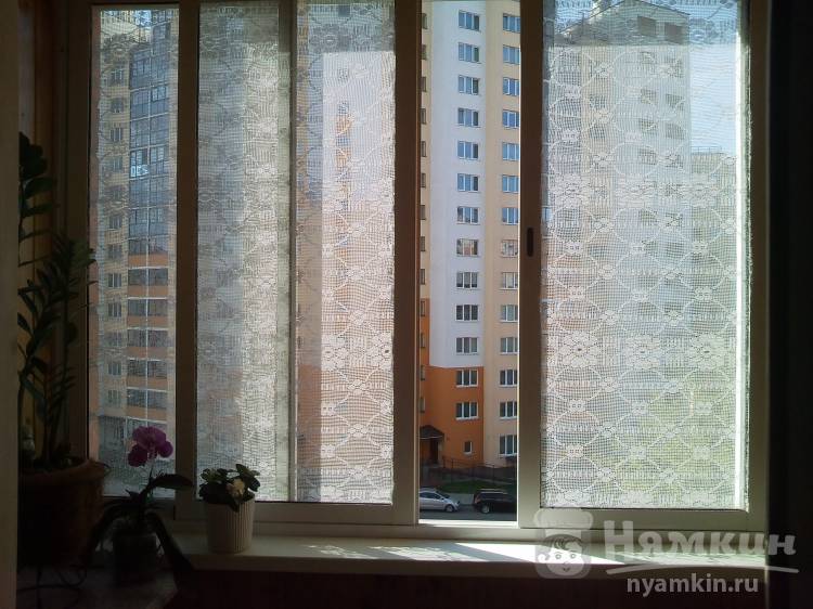 Чем закрыть окна и балкон от солнца: лайфхак тюлем
