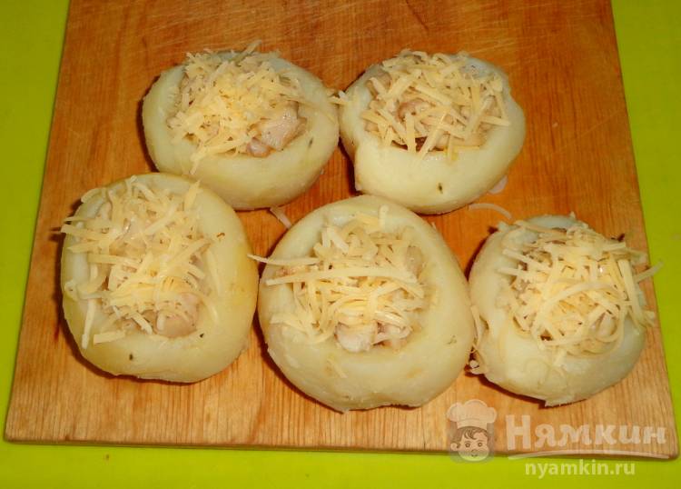 Картофель, фаршированный копченой курицей и овощами под сыром — рецепт для мультиварки