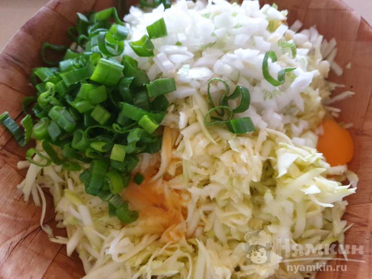 Кабачковые котлеты с соусом из йогурта - фото шаг 5