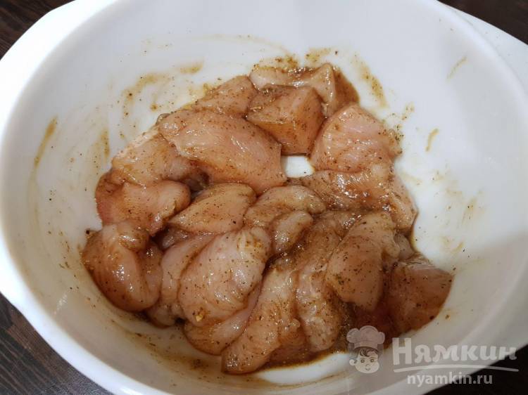 Пикантная жареная курица кусочками - фото шаг 1