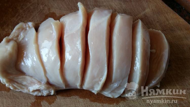 Запеченная куриная грудка с картофелем - фото шаг 1