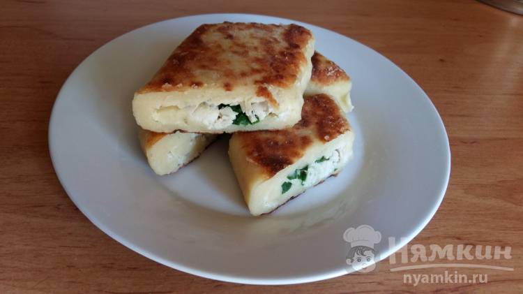 Жареный рулет из теста с курицей и зеленью - фото шаг 6