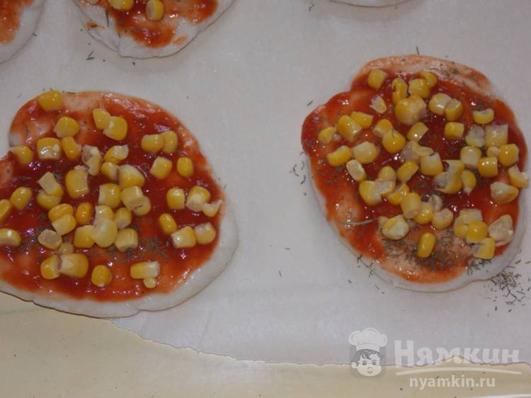 Лепешки с кукурузой и томатным кетчупом в духовке - фото шаг 3