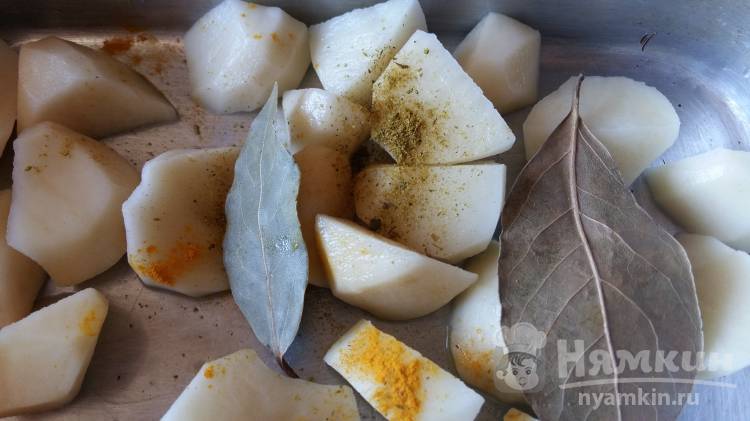 Запеченный картофель со специями и зеленым луком - фото шаг 4