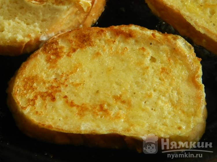 Гренки с яйцом и молоком - фото шаг 4