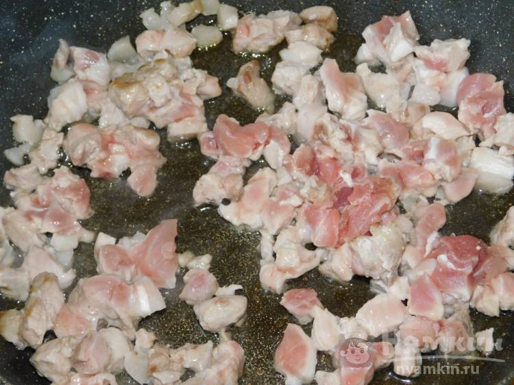 Макароны с жареным мясом - фото шаг 2