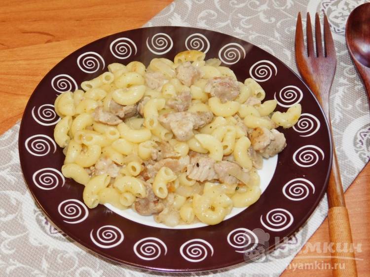 Макароны с жареным мясом - фото шаг 5