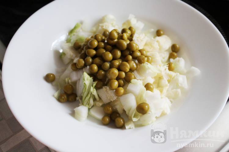 Салат с пекинской капустой и сыром на перекус - фото шаг 2
