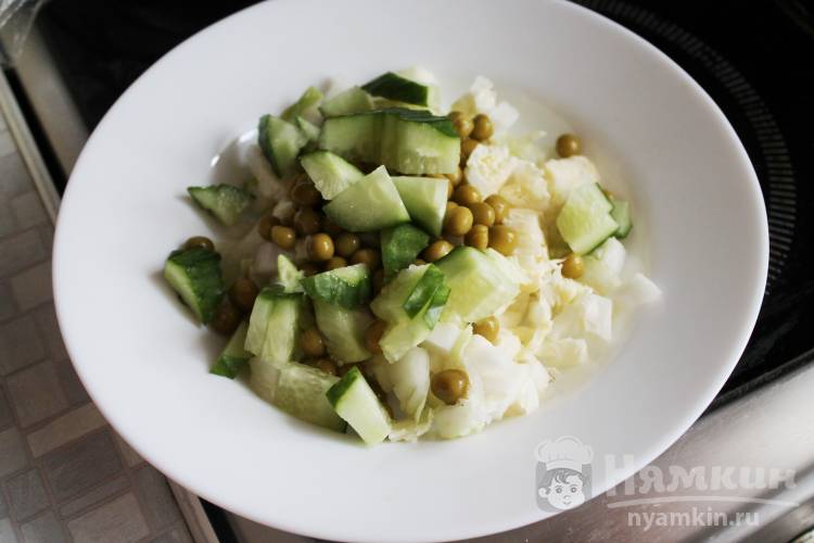 Салат с пекинской капустой и сыром на перекус - фото шаг 3