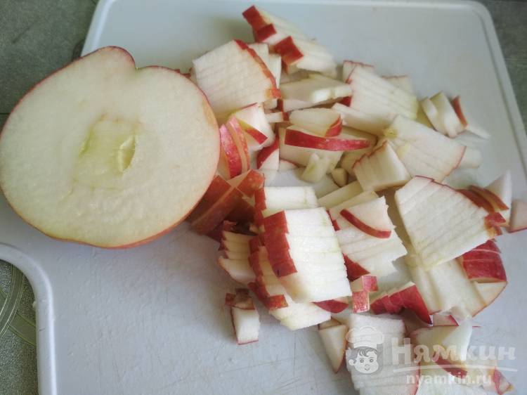 Как приготовить салат из сельдерея и яблок
