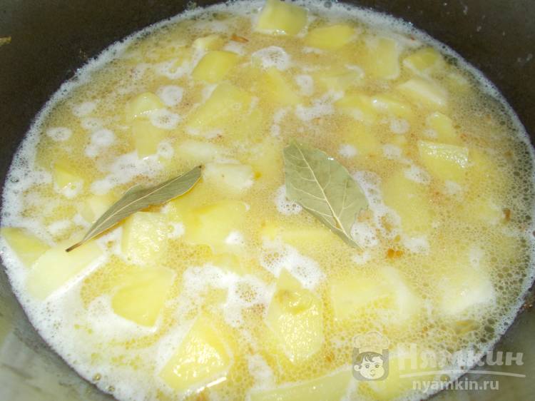 Картошка тушеная с луком - фото шаг 6