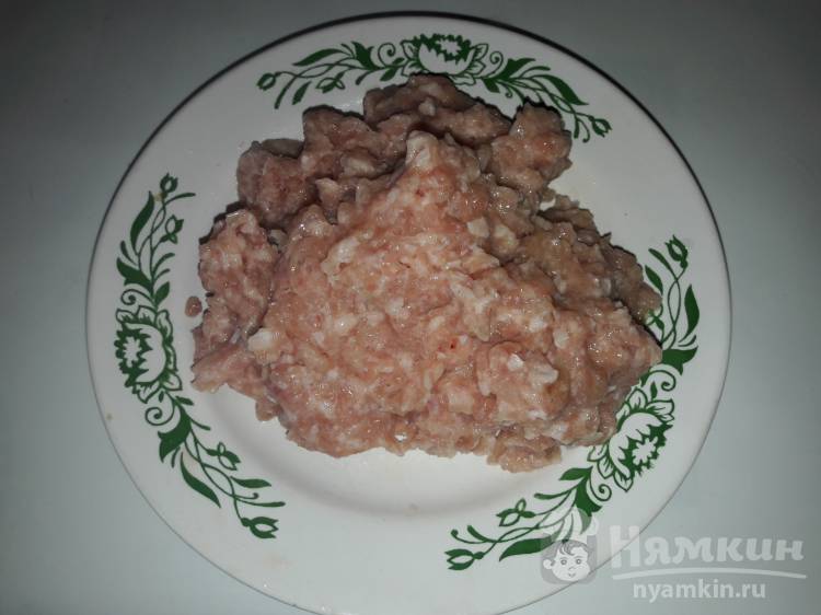 Куриные котлеты с яйцами в панировке - фото шаг 3