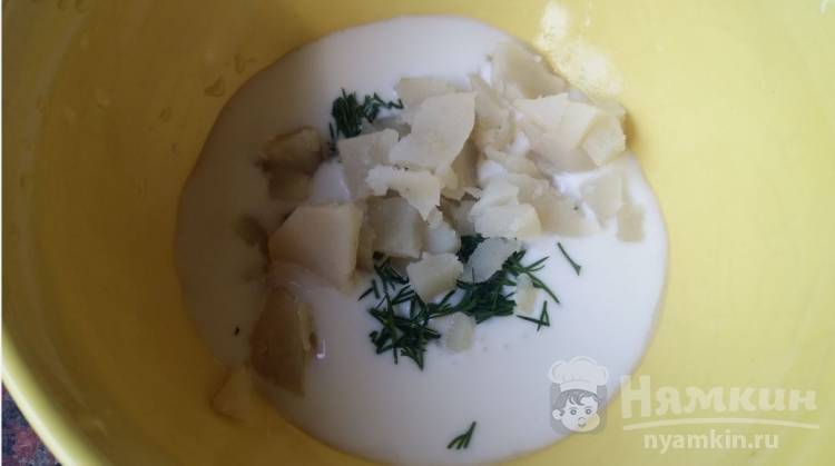 Холодный суп из сметаны со свежим огурцом и укропом - фото шаг 2