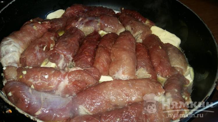 Мясные рулеты с салом и чесноком - фото шаг 4