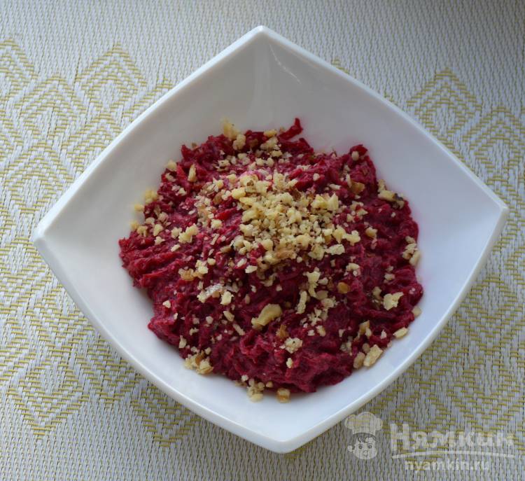 Вкусный салат из свеклы с чесноком  - фото шаг 5