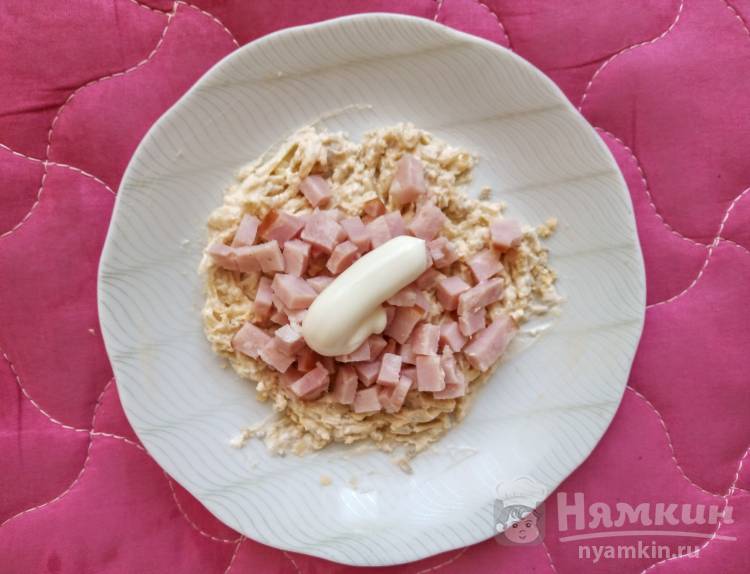 Закуска из яиц с ветчиной и сыром - фото шаг 2