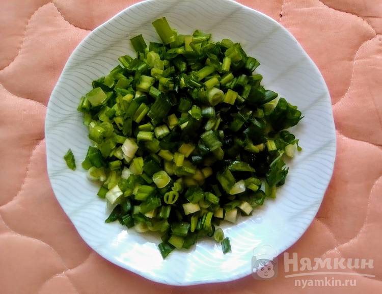 Картофель с зелёным луком и специями - фото шаг 2