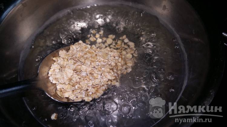 Овсяная каша с вареным мясом и петрушкой - фото шаг 1