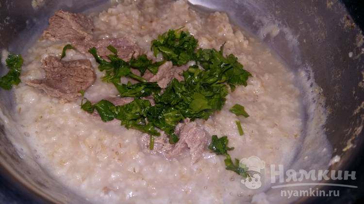 Овсяная каша с вареным мясом и петрушкой - фото шаг 3