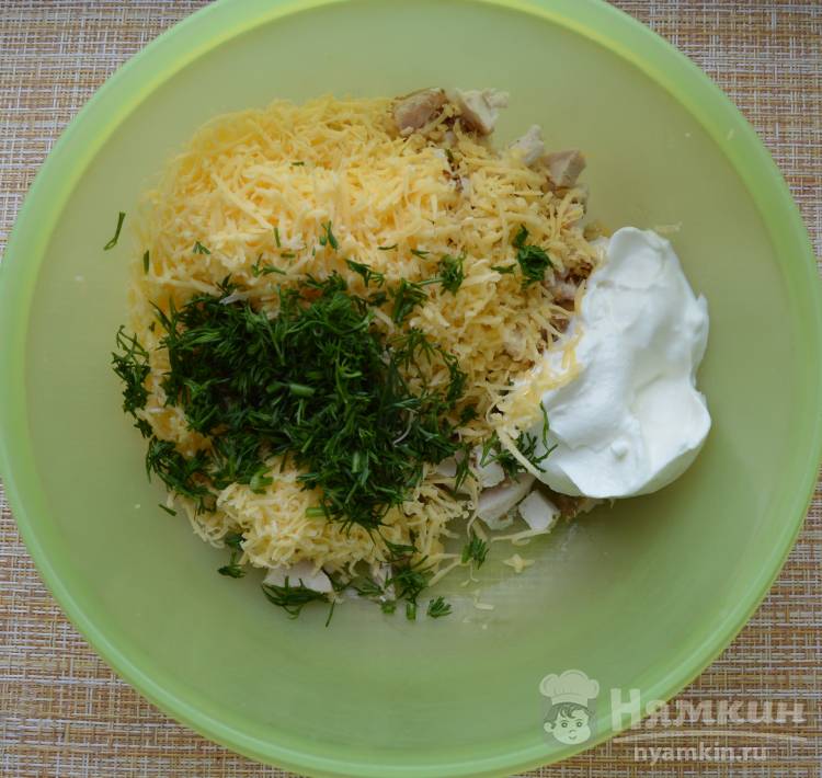  Блины фаршированные курицей и сыром  - фото шаг 2
