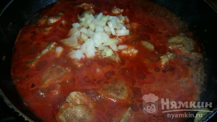 Томатный суп с мясом и зеленью - фото шаг 3