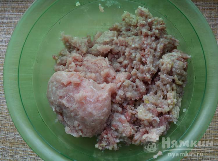  Котлеты из свинины и индейки в духовке  - фото шаг 1