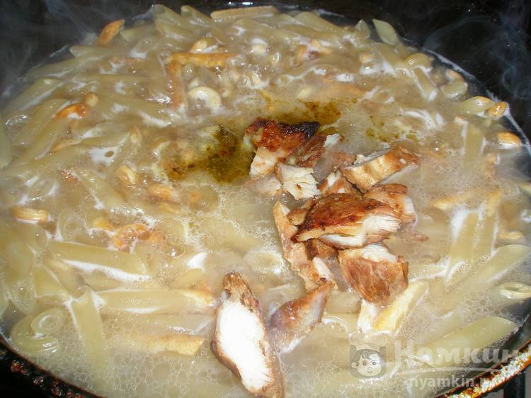 Макаронный микс с жареной курицей - фото шаг 4