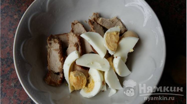 Салат с вареным мясом и луком - фото шаг 2
