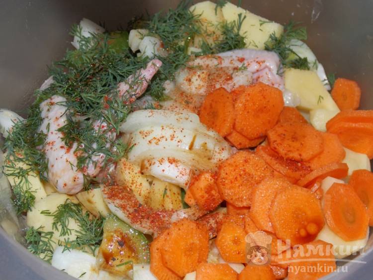 Крылья куриные с овощами запеченные в рукаве - фото шаг 4